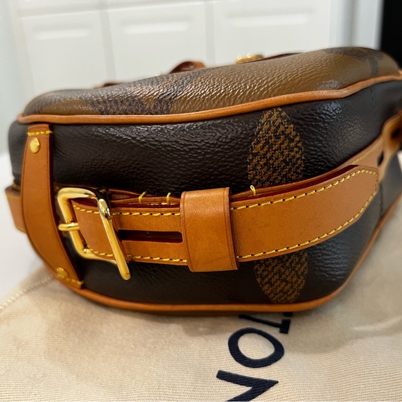 LOUIS VUITTON Reverse Monogram Giant Boite Chapeau Souple Bag - Picture 12 of 16